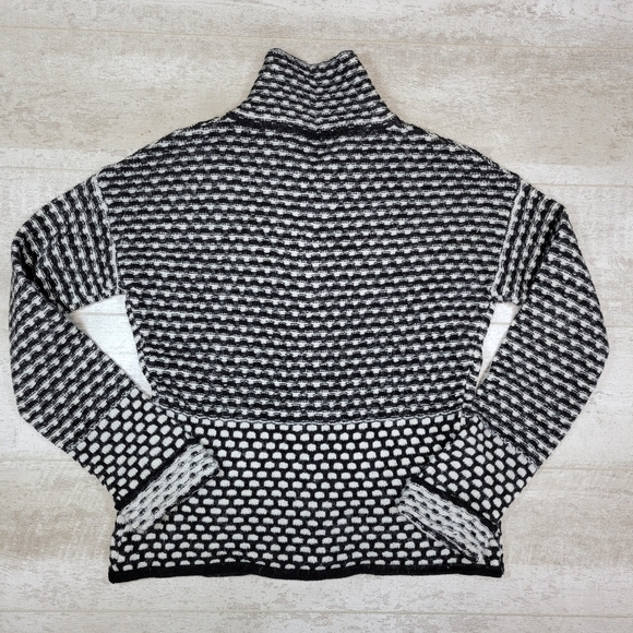 Chiaramente Italian Wool Luxury Cardigan Size Small - Picture 4 of 5